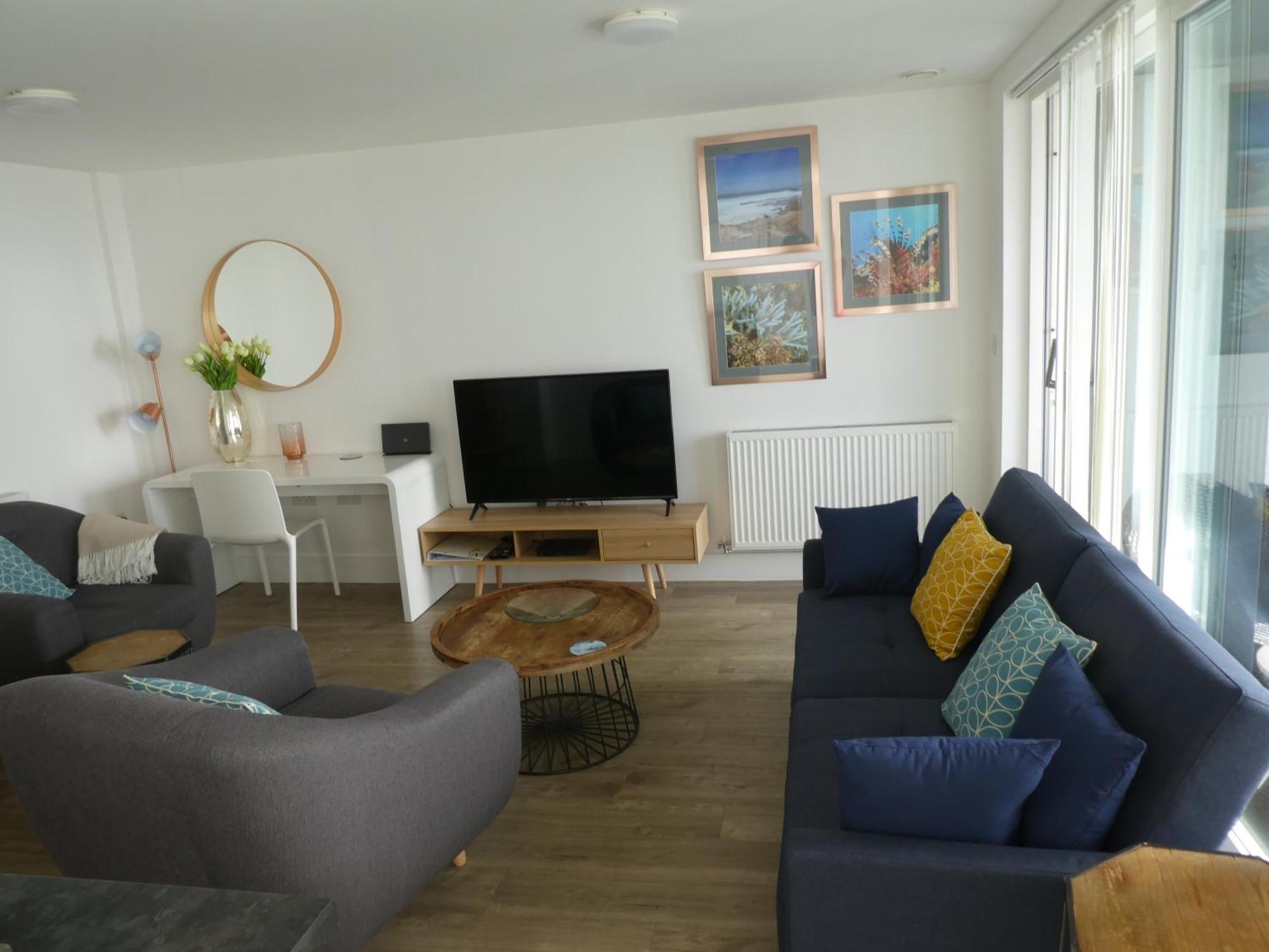 Seaview West Coast - Exceptional - 2 Bedrooms Sleeps 5 -Stunning Sea Views - 500 Metres To Beach Борнмут Экстерьер фото